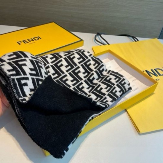 2024FW Scarf FENDI Wear with a beautiful impression 2024FW Scarf FENDI Wear with a beautiful impression