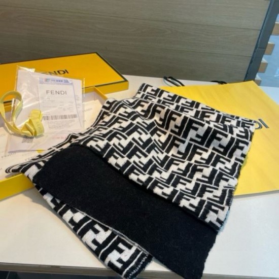 2024FW Scarf FENDI Wear with a beautiful impression 2024FW Scarf FENDI Wear with a beautiful impression