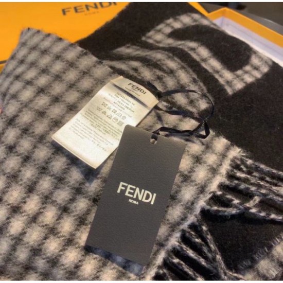 2024FW scarf FENDI trend coordination 2024FW scarf FENDI trend coordination