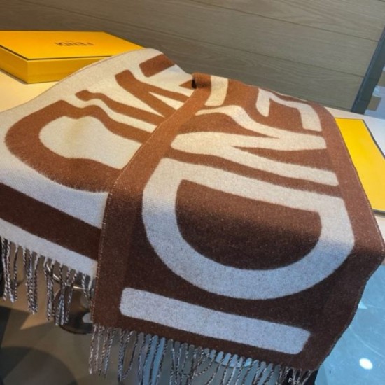 2024FW Scarf FENDI Recommended for tops this season 2024FW Scarf FENDI Recommended for tops this season