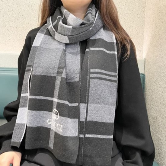 2024FW Scarf GUCCI Gucci Essential for fall/winter coordination 2024FW Scarf GUCCI Gucci Essential for fall/winter coordination