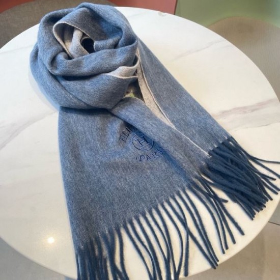2024FW Scarf HERMES Wear overflowing on the street 2024FW Scarf HERMES Wear overflowing on the street