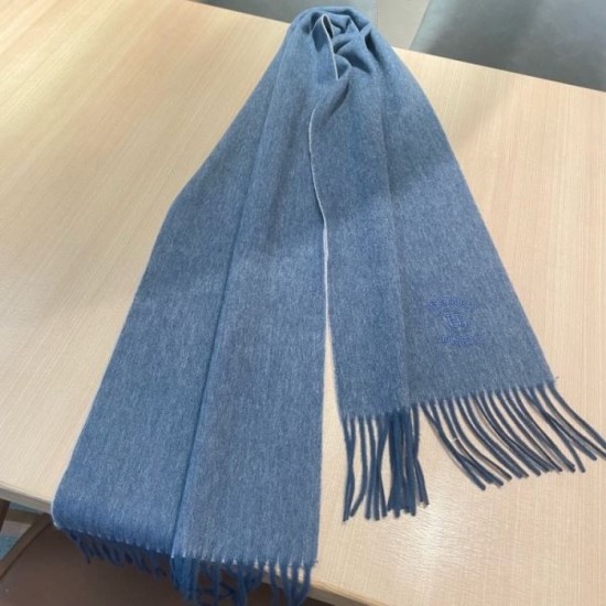 2024FW Scarf HERMES Wear overflowing on the street 2024FW Scarf HERMES Wear overflowing on the street