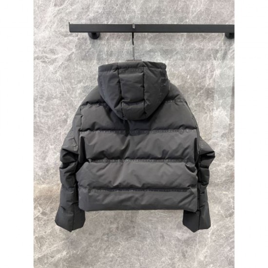 ALEXANDER WANG Alexander Wang Down Jacket 2024FW is gaining popularity ALEXANDER WANG Alexander Wang Down Jacket 2024FW is gaining popularity