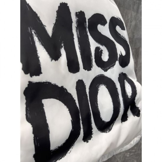 DIOR Cotton insert 2024FW A new winter item that is sure to be a hit this season DIOR Cotton insert 2024FW A new winter item that is sure to be a hit this season