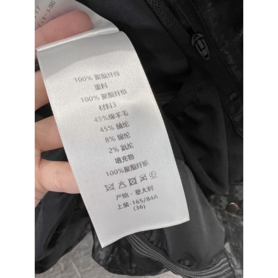DIOR Cotton insert 2024FW An essential item this winter DIOR Cotton insert 2024FW An essential item this winter