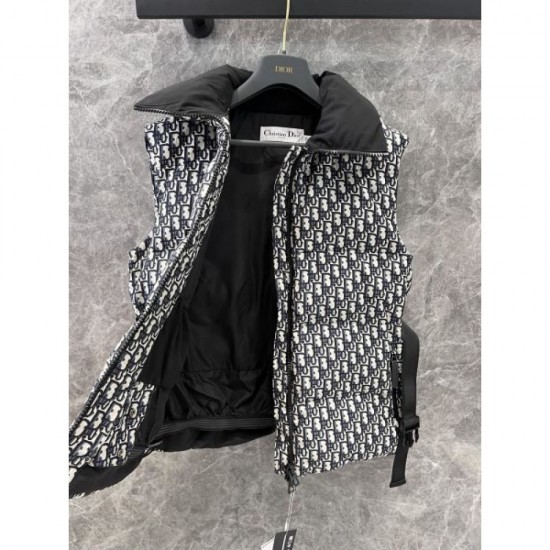 DIOR Cotton vest 2024FW Eye-catching style this winter DIOR Cotton vest 2024FW Eye-catching style this winter