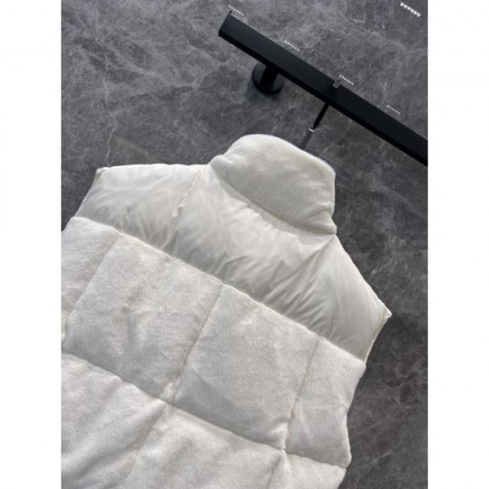 MONCLER Down jacket vest 2024FW released in extreme condition! MONCLER Down jacket vest 2024FW released in extreme condition!