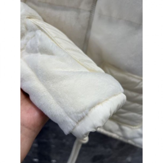 MONCLER Down jacket vest 2024FW released in extreme condition! MONCLER Down jacket vest 2024FW released in extreme condition!