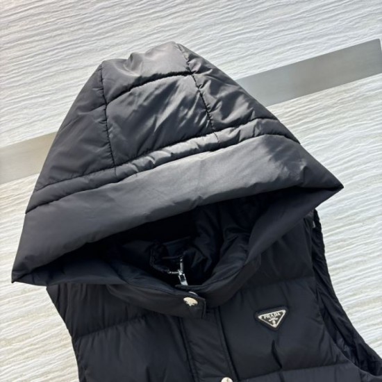 PRADA Women's Down Jacket 2024FW Bright Spring/Summer Look PRADA Women's Down Jacket 2024FW Bright Spring/Summer Look