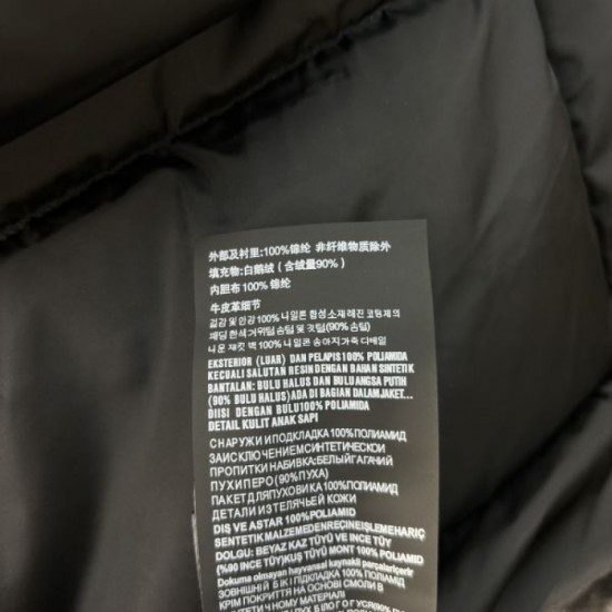 PRADA Women's Down Jacket 2024FW Bright Spring/Summer Look PRADA Women's Down Jacket 2024FW Bright Spring/Summer Look