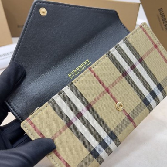 BURBERRY 2024SS Long wallet with a distinct loose feel BURBERRY 2024SS Long wallet with a distinct loose feel