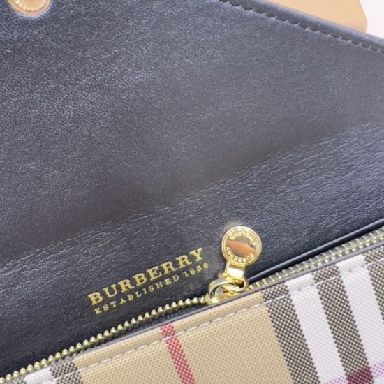 BURBERRY 2024SS Long wallet with a distinct loose feel BURBERRY 2024SS Long wallet with a distinct loose feel
