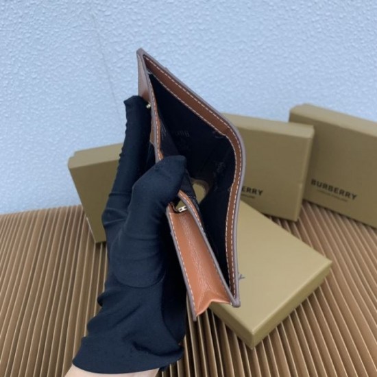 BURBERRY 2024SS Spring/Summer Essentials Bifold Wallet BURBERRY 2024SS Spring/Summer Essentials Bifold Wallet