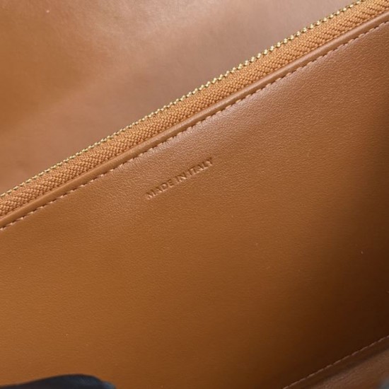 CELINE 2024SS The cutting edge of fashion! long wallet CELINE 2024SS The cutting edge of fashion! long wallet