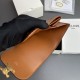 CELINE Celine 2024FW Tri-fold wallet that lets you feel the latest trends CELINE Celine 2024FW Tri-fold wallet that lets you feel the latest trends