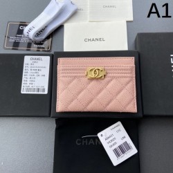 CHANEL 2024FW Eye-catching card case with distinctive design