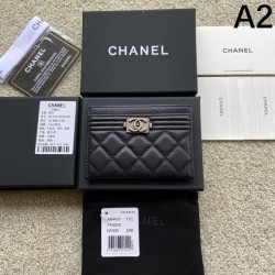 CHANEL 2024FW Eye-catching card case with distinctive design