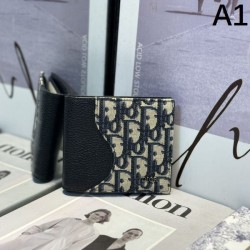 DIOR 2024SS Bi-fold wallet that looks more attractive this year