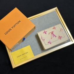 LOUIS VUITTON 2024SS Popular Item Bifold Wallet