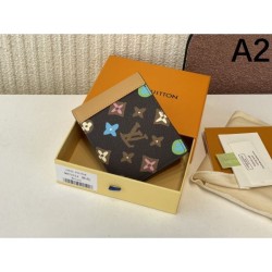 LOUIS VUITTON 2024SS now available at new price! Bi-fold wallet