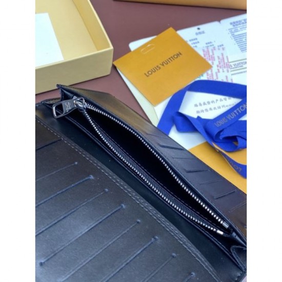 LOUIS VUITTON Louis Vuitton 2024FW Surprisingly compatible long wallet LOUIS VUITTON Louis Vuitton 2024FW Surprisingly compatible long wallet