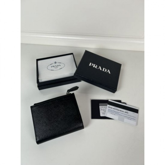 PRADA Prada 2024SS summer non-arrival color bifold wallet in Japan PRADA Prada 2024SS summer non-arrival color bifold wallet in Japan