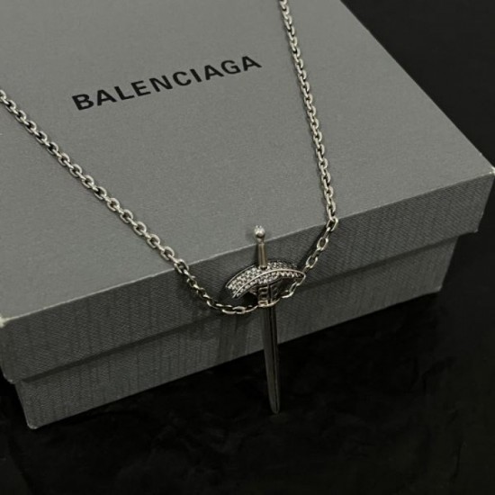 2024SS necklace BALENCIAGA continues to attract attention in spring and summer 2024SS necklace BALENCIAGA continues to attract attention in spring and summer