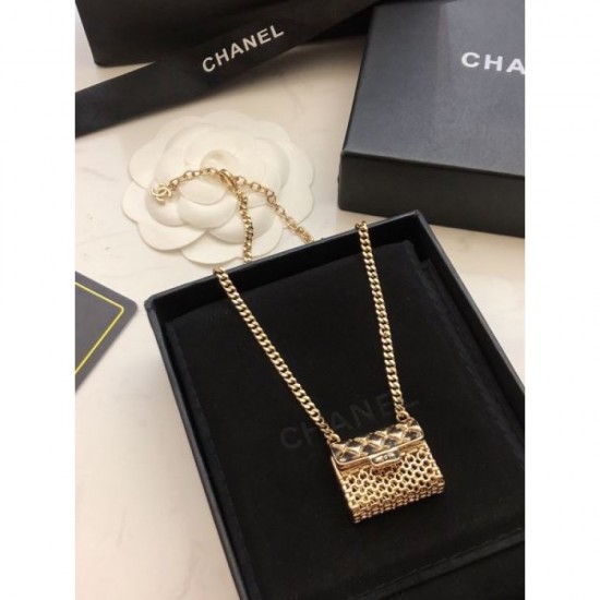 2024SS Necklace CHANEL that is useful during the change of seasons 2024SS Necklace CHANEL that is useful during the change of seasons