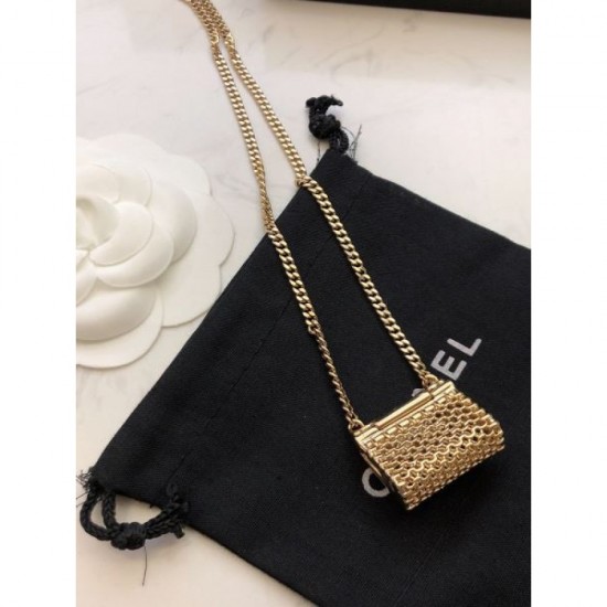 2024SS Necklace CHANEL that is useful during the change of seasons 2024SS Necklace CHANEL that is useful during the change of seasons
