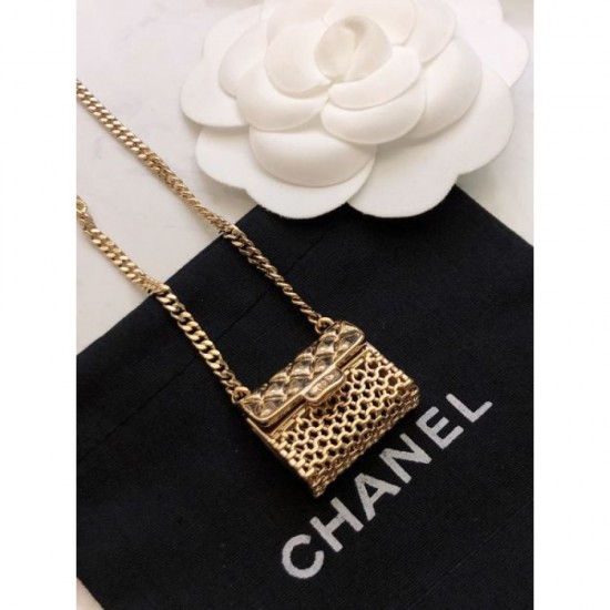 2024SS Necklace CHANEL that is useful during the change of seasons 2024SS Necklace CHANEL that is useful during the change of seasons