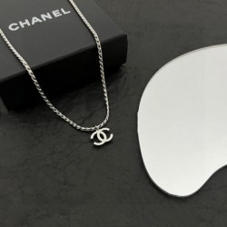 2024SS CHANEL CHANEL Necklace Like a beautiful spring color