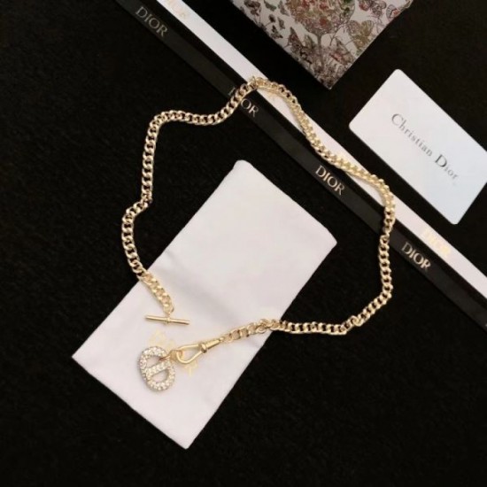DIOR 2024SS necklace that shines with sophisticated charm DIOR 2024SS necklace that shines with sophisticated charm