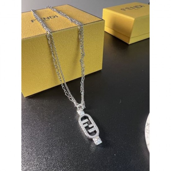 Eye-catching style this summer 2024SS necklace FENDI Eye-catching style this summer 2024SS necklace FENDI