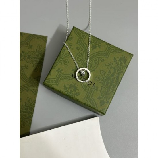 Simple 2024SS necklace GUCCI Gucci that can be worn with many different outfits Simple 2024SS necklace GUCCI Gucci that can be worn with many different outfits