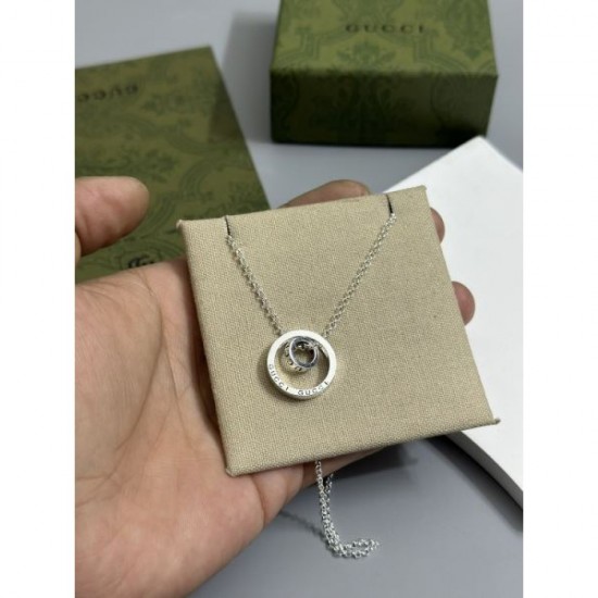 Simple 2024SS necklace GUCCI Gucci that can be worn with many different outfits Simple 2024SS necklace GUCCI Gucci that can be worn with many different outfits
