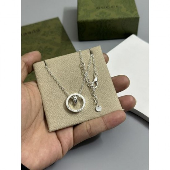 Simple 2024SS necklace GUCCI Gucci that can be worn with many different outfits Simple 2024SS necklace GUCCI Gucci that can be worn with many different outfits