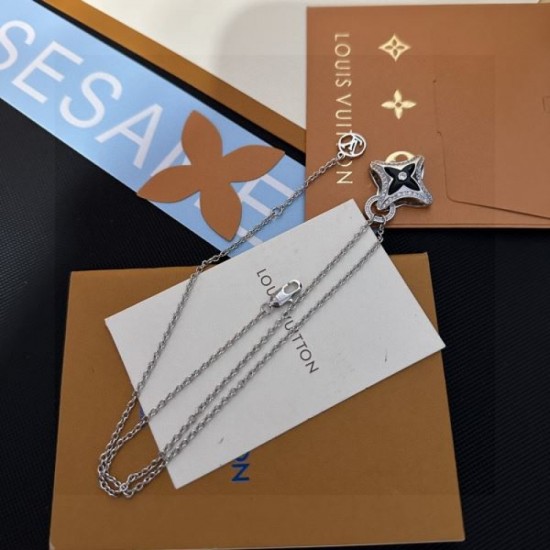 New this season 2024SS necklace LOUIS VUITTON Louis Vuitton New this season 2024SS necklace LOUIS VUITTON Louis Vuitton