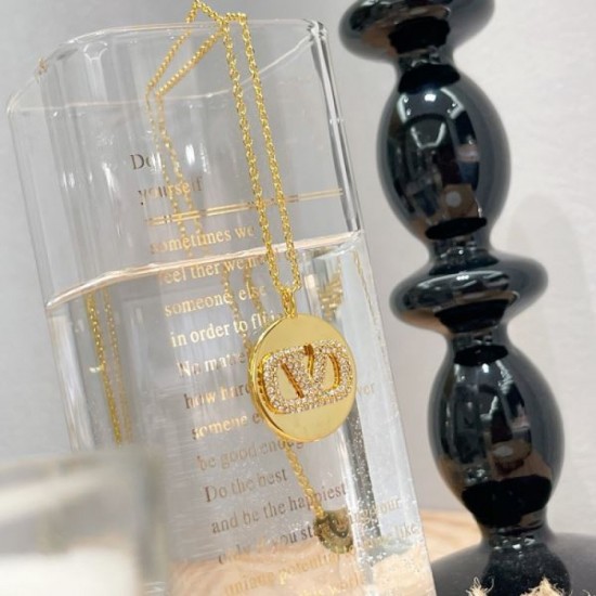 Explosively popular 2024SS necklace VALENTINO Explosively popular 2024SS necklace VALENTINO