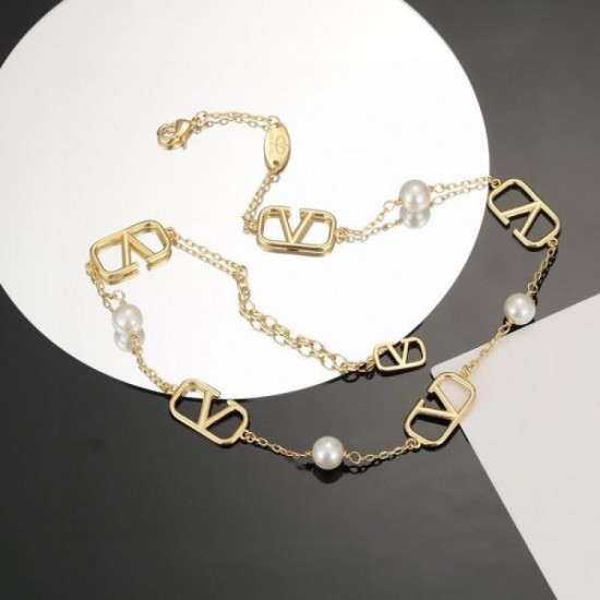 VALENTINO Lowest price challenge! 2024SS Necklace VALENTINO Lowest price challenge! 2024SS Necklace