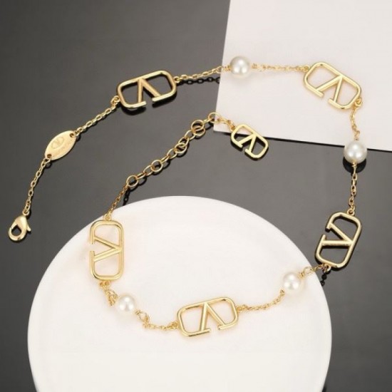 VALENTINO Lowest price challenge! 2024SS Necklace VALENTINO Lowest price challenge! 2024SS Necklace