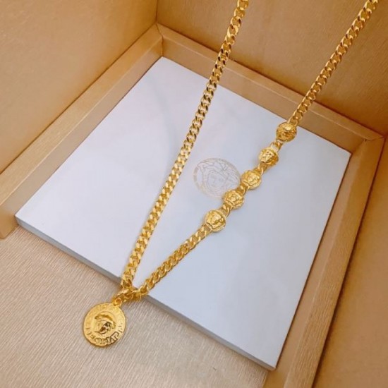 2024SS Necklace VERSACE that will enliven your summer mood 2024SS Necklace VERSACE that will enliven your summer mood