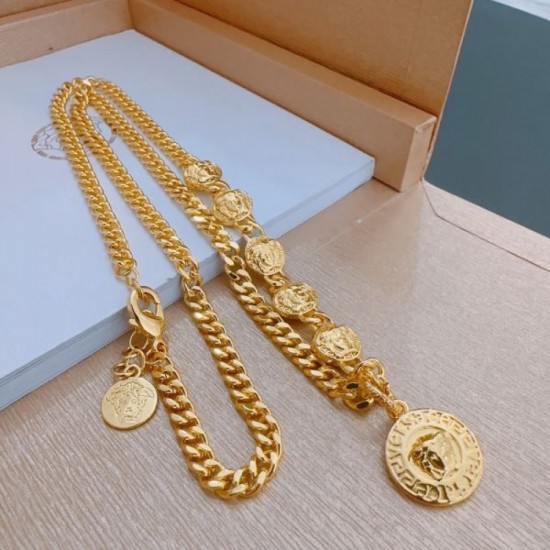 2024SS Necklace VERSACE that will enliven your summer mood 2024SS Necklace VERSACE that will enliven your summer mood