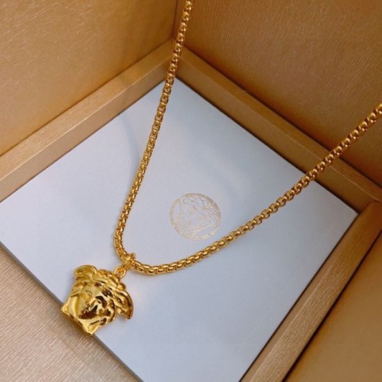 VERSACE For those who want a classic 2024SS necklace VERSACE For those who want a classic 2024SS necklace
