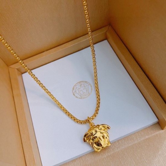 VERSACE For those who want a classic 2024SS necklace VERSACE For those who want a classic 2024SS necklace