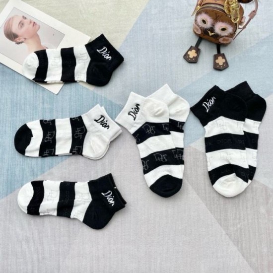 2024SS Socks DIOR Enjoy fashion in spring and summer 2024SS Socks DIOR Enjoy fashion in spring and summer