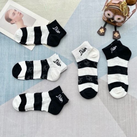 2024SS Socks DIOR Enjoy fashion in spring and summer 2024SS Socks DIOR Enjoy fashion in spring and summer