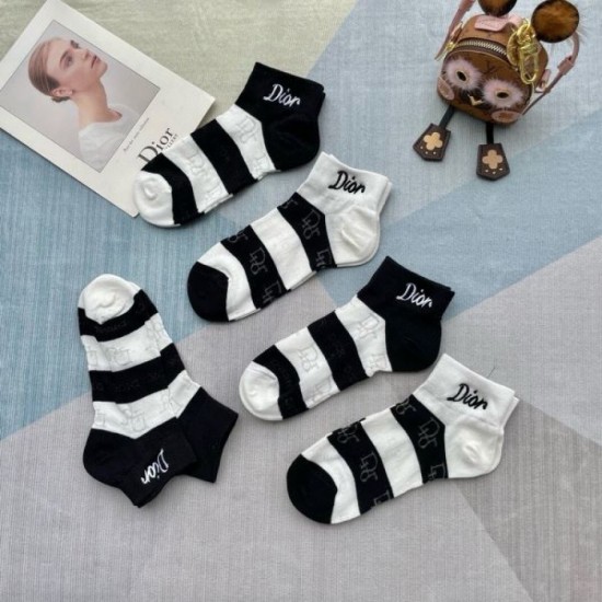 2024SS Socks DIOR Enjoy fashion in spring and summer 2024SS Socks DIOR Enjoy fashion in spring and summer