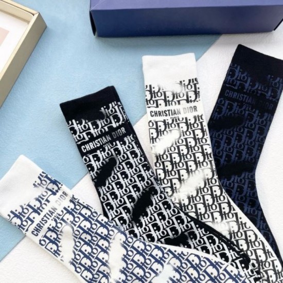 2024SS Socks DIOR Dior Last year's popular item New 2024SS Socks DIOR Dior Last year's popular item New