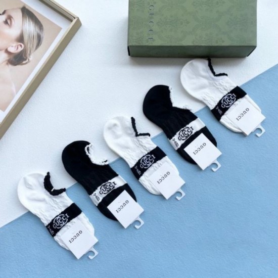 2024SS Socks GUCCI Gucci Fashion sense is skyrocketing! 2024SS Socks GUCCI Gucci Fashion sense is skyrocketing!